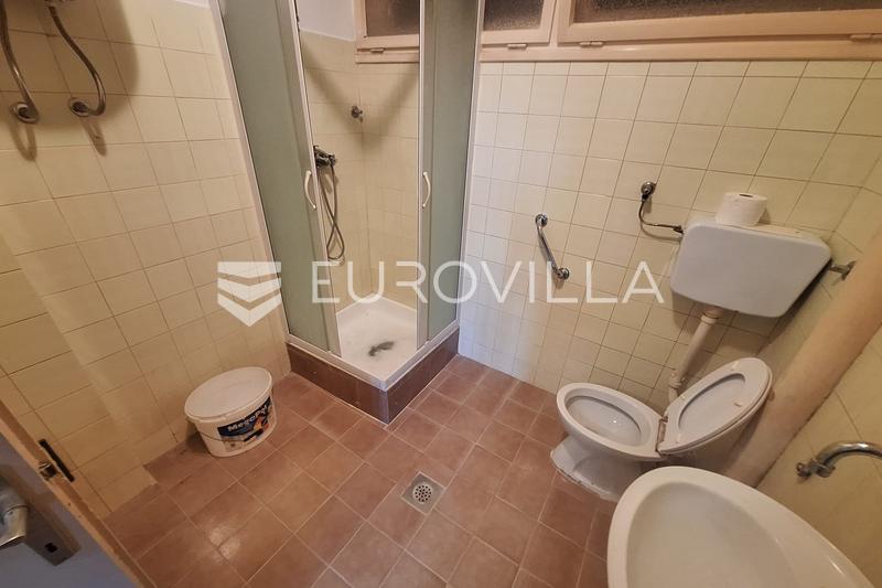 Karlovac, Donja Jelsa, casa de 360 m² en una parcela de 4000 m² - 6