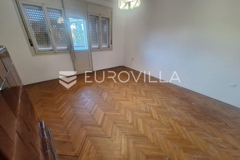 Karlovac, Donja Jelsa, casa de 360 m² en una parcela de 4000 m² - 4