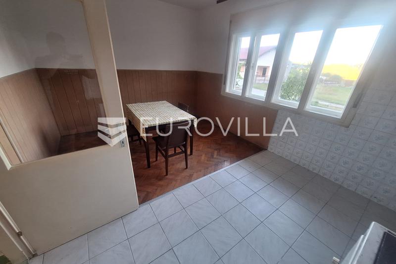Karlovac, Donja Jelsa, casa de 360 m² en una parcela de 4000 m² - 2