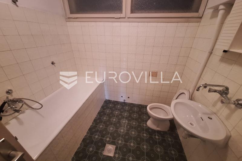Karlovac, Donja Jelsa, casa de 360 m² en una parcela de 4000 m² - 7