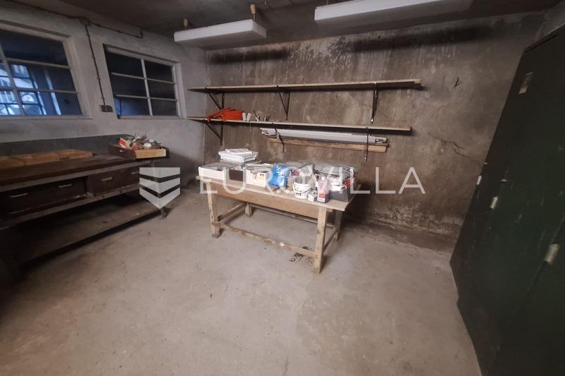 Karlovac, Donja Jelsa, casa de 360 m² en una parcela de 4000 m² - 12