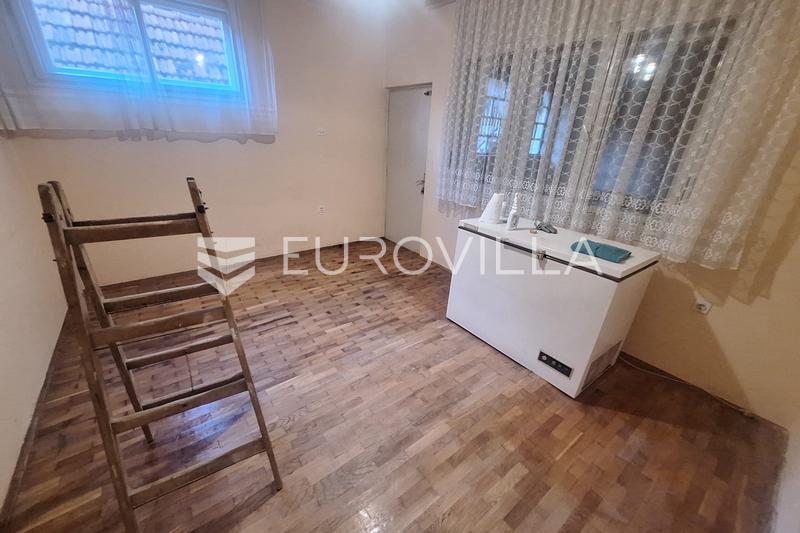 Karlovac, Donja Jelsa, casa de 360 m² en una parcela de 4000 m² - 3