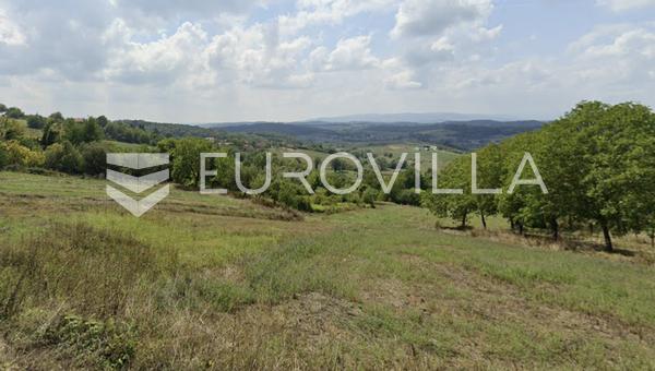 Breznicki Hum, Radesic, byggegrund med et areal på 619 m²