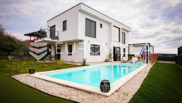 Isztria, Umag, modern ház nagyszerű helyen
