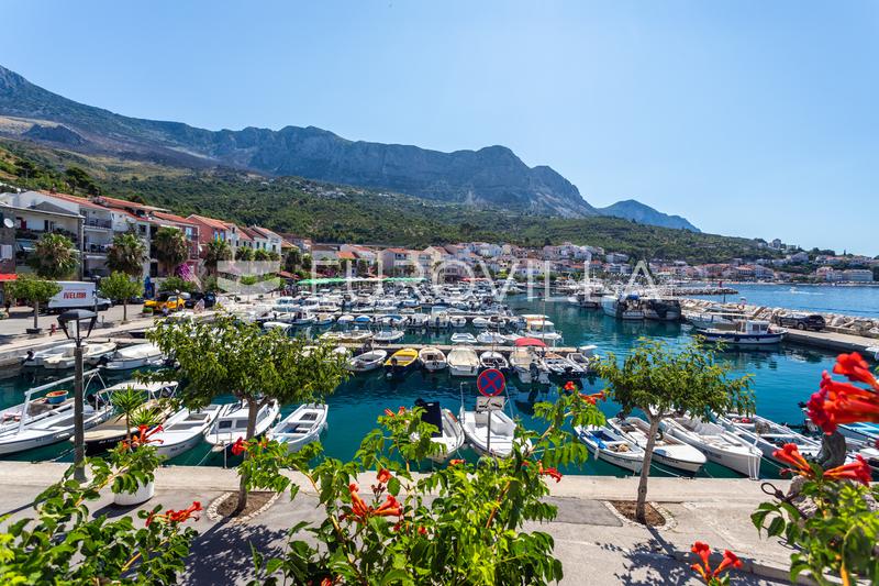 Podgora, dom wielorodzinny z pięknym widokiem, pierwszy rząd do morza - 19
