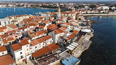 Istra, Umag, Autentična kamena kuća uz more, rijetkost na tržištu
