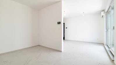 Zagreb, Blato, trosoban stan na uvučenom katu moderne novogradnje, 69 m²