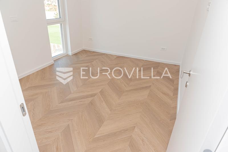 Tribunj, novo edifício, apartamento no rés-do-chão com piscina, 133,46 m² - 10