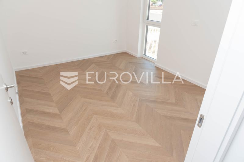 Tribunj, novo edifício, apartamento no rés-do-chão com piscina, 133,46 m² - 6