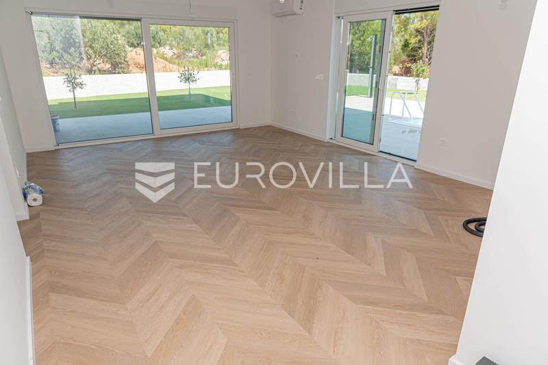 Tribunj, novo edifício, apartamento no rés-do-chão com piscina, 133,46 m² - 12