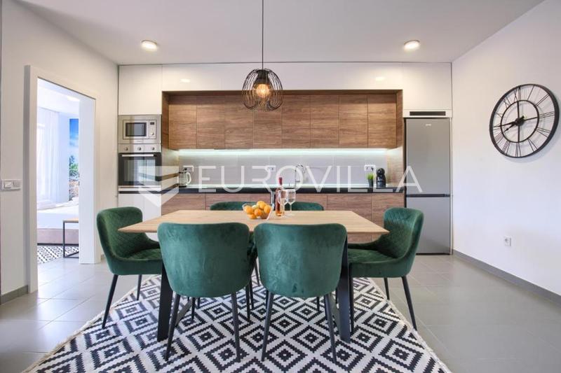 Medulin, Premantura - ekskluzivan stan 450 m od mora i plaža