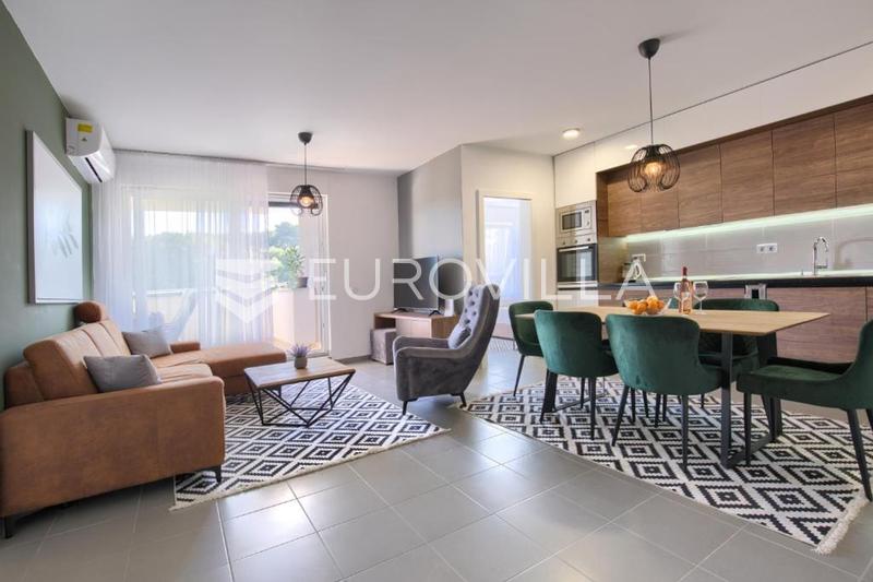 Medulin, Premantura - ekskluzivan stan 450 m od mora i plaža