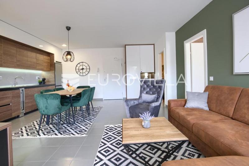 Medulin, Premantura - ekskluzivan stan 450 m od mora i plaža