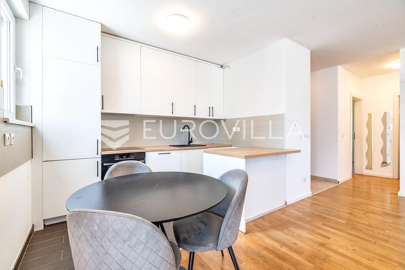 Zagreb, Blato, an attractive three-room apartment with parking of 74 m² - 3