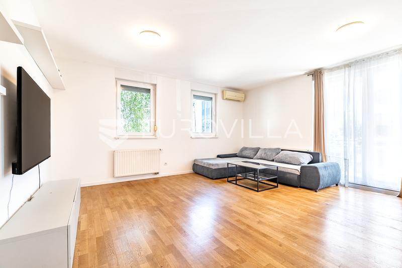 Zagreb, Blato, an attractive three-room apartment with parking of 74 m² - 1