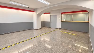 Senj, centro, espaço comercial no piso térreo de 51 m² para venda