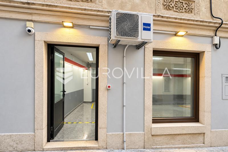Senj, centrum, přízemní nebytové prostory o rozloze 51 m² na prodej - 8