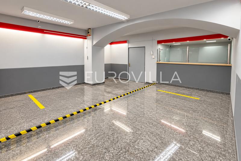 Senj, centrum, přízemní nebytové prostory o rozloze 51 m² na prodej - 3