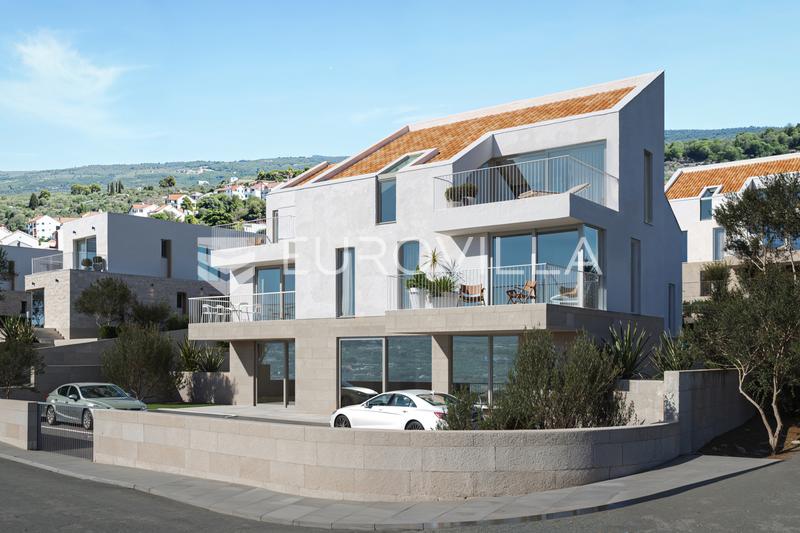 Brač, Supetar, dvosoban penthouse u potkrovlju s pogledom na more