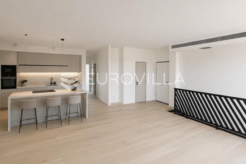 Remete - Apartamento de luxo duplex com quatro quartos, 160,30 m², com jardim privado, quatro lugares de estacionamento - 3