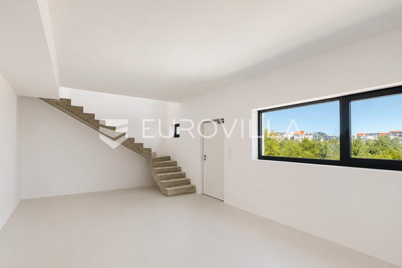 Remete - Apartamento de luxo duplex com quatro quartos, 160,30 m², com jardim privado, quatro lugares de estacionamento - 6