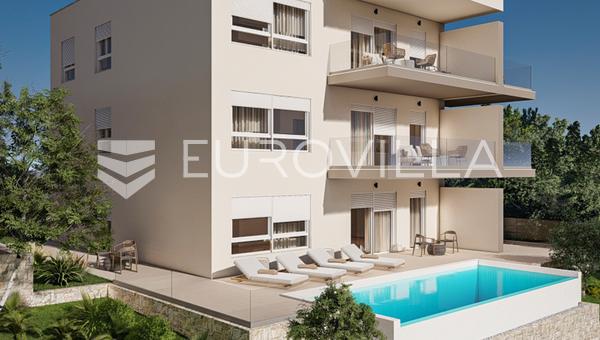 Marina, Nova Construção - Apartamento Espaçoso de Três Quartos, Área Total 176 m²