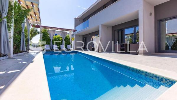 Rogoznica, casa con piscina y vista al mar, 352 m²