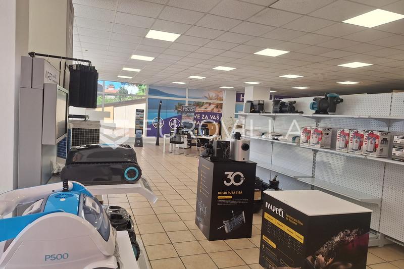 Istria, Pula, commercial space 531.81 m² with parking in a busy location - 9