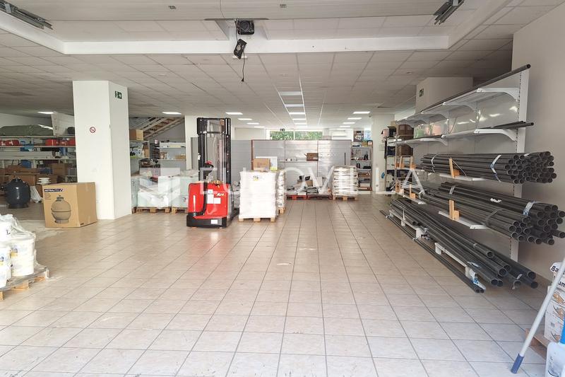 Istria, Pula, commercial space 531.81 m² with parking in a busy location - 2