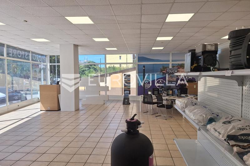 Istria, Pula, commercial space 531.81 m² with parking in a busy location - 11