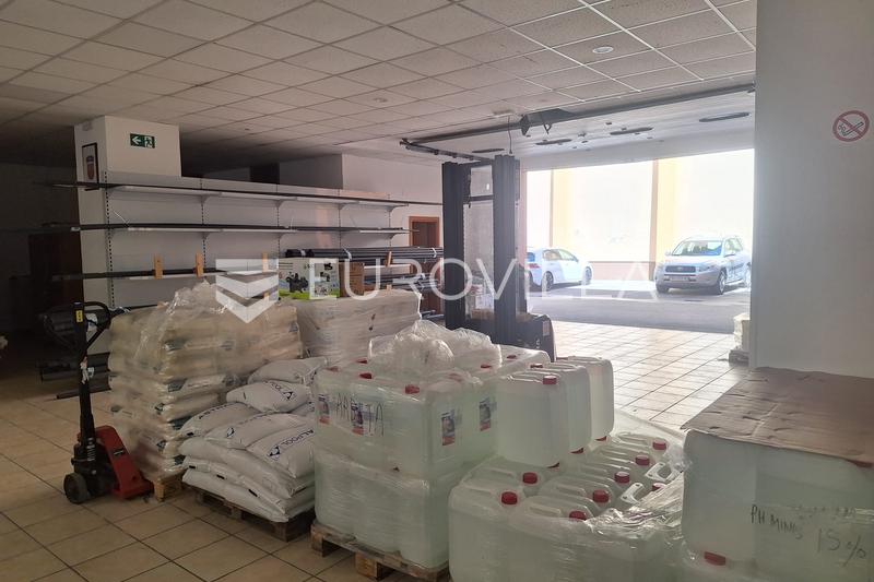 Istria, Pula, commercial space 531.81 m² with parking in a busy location - 5