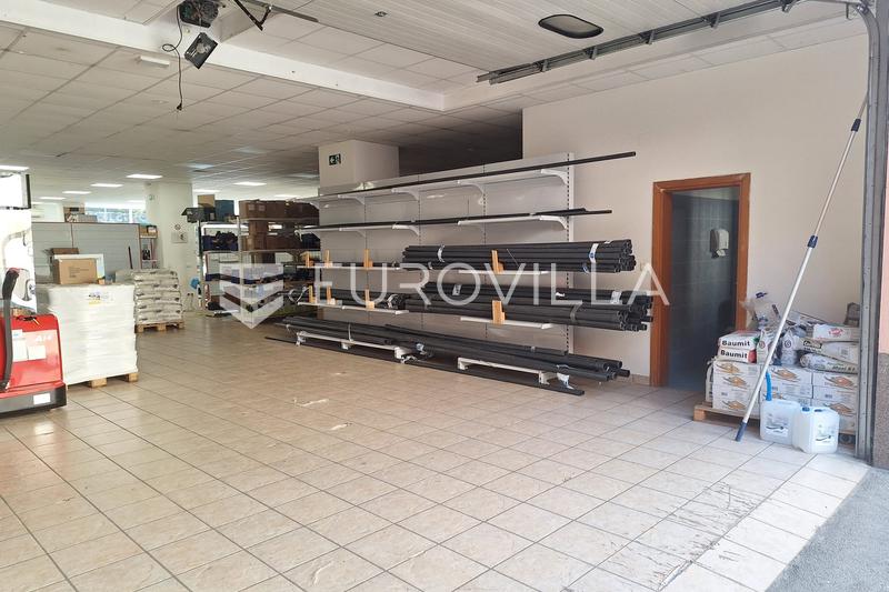 Istria, Pula, commercial space 531.81 m² with parking in a busy location - 4