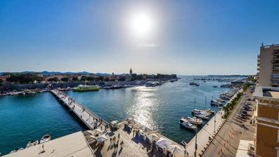Zadar, Branimirovo pobřeží, moderní byt ve vynikající lokalitě s výhledem na moře