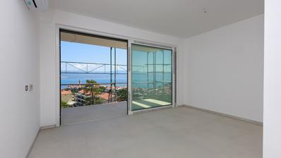 Ostrov Krk, Vrbnik, apartmán v novostavbe so záhradou, bazénom a výhľadom na more