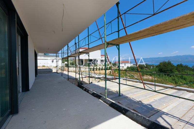Île de Krk, Vrbnik, appartement dans un nouveau développement avec jardin, piscine et vue sur la mer - 16