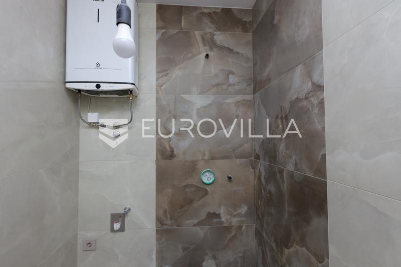 Île de Krk, Vrbnik, appartement dans un nouveau développement avec jardin, piscine et vue sur la mer - 12