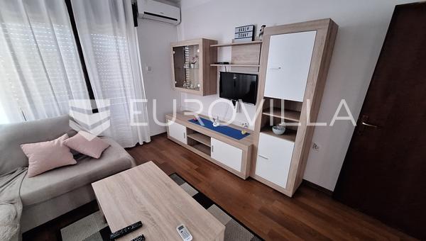 Slunj, Taboriste, ev 440 m², 3 daire, müştemilat, sakin konum
