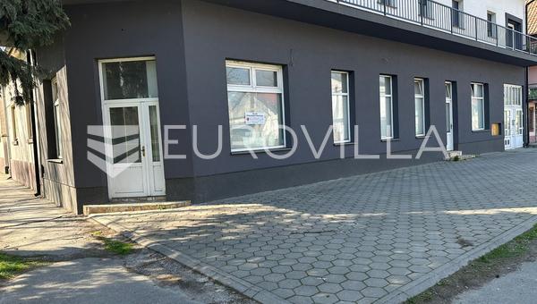 Požega, amplas instalações comerciais 140 m²