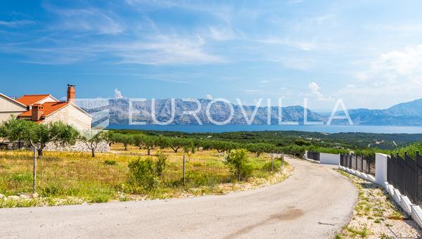 Pucisca, Bračin saari - SIJOITUSrakennustontti 10 436 m² rakennusluvalla