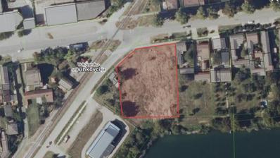 Vinkovci, atraktivno građevinsko zemljište na kutu, 2.968 m², odlična lokacija