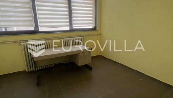 Slavonski Brod, 66 m² Local comercial en alquiler