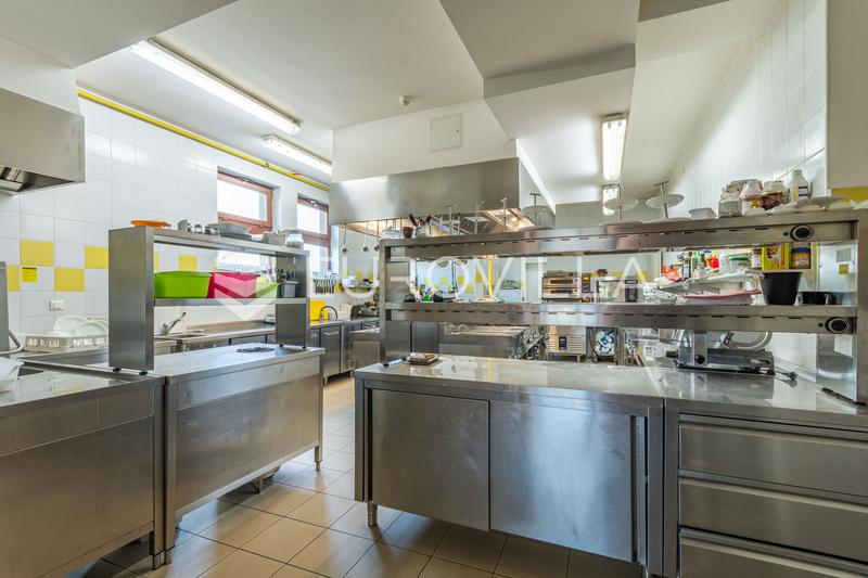 Nedelisce, Puscine - Restaurang, Pensionat, Evenemangscenter, 1 078 m² - 10