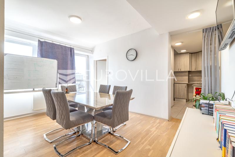 Zagreb, Amruševa, šesterosoban stan NKP 129 m2