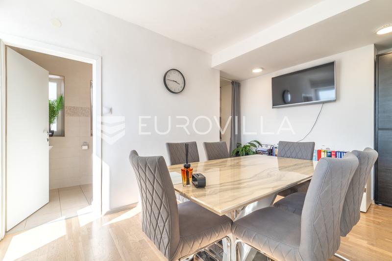 Zagreb, Amruševa, šesterosoban stan NKP 129 m2