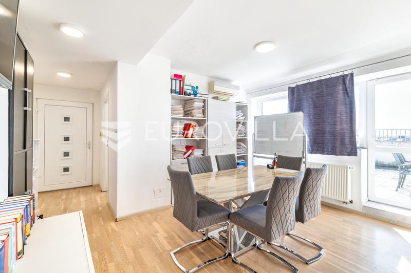 Zagreb, Amruševa, šesterosoban stan NKP 129 m2