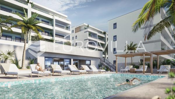 Makarska, modern kétszobás lakás tágas terasszal
