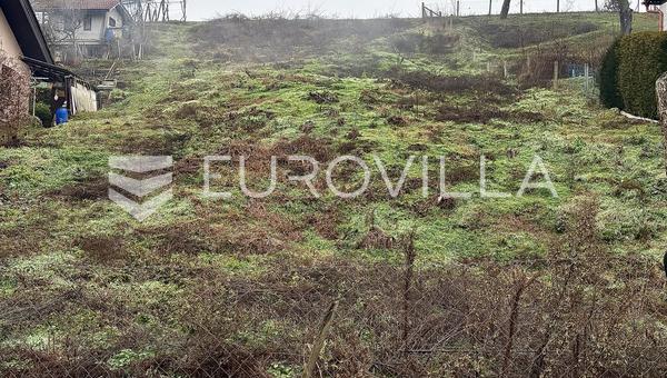 Senkovec - byggegrund med et areal på 1.085 m²