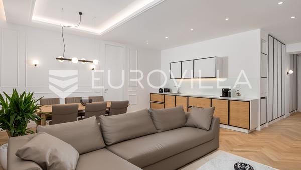 Opatija, Központ, újonnan felújított luxuslakás nettó hasznos alapterülete 91,67 m²
