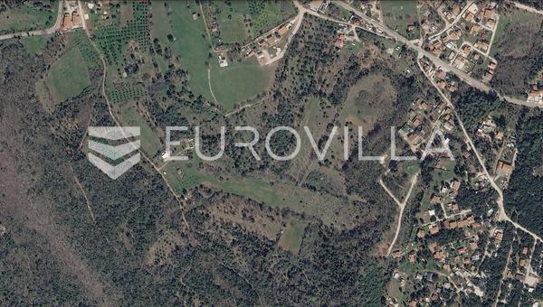 Marcana, Pavicini - Tarım Arazisi 3020 m², düzenli yaklaşım