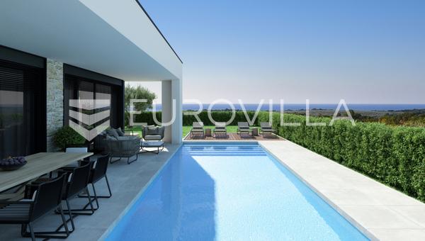 Istrien, Poreč, moderne villa med opvarmet pool og havudsigt